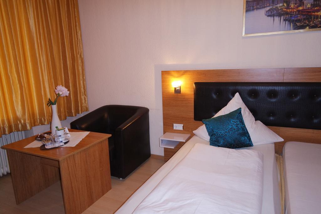 Hotel Drei Kronen Dortmund Bagian luar foto