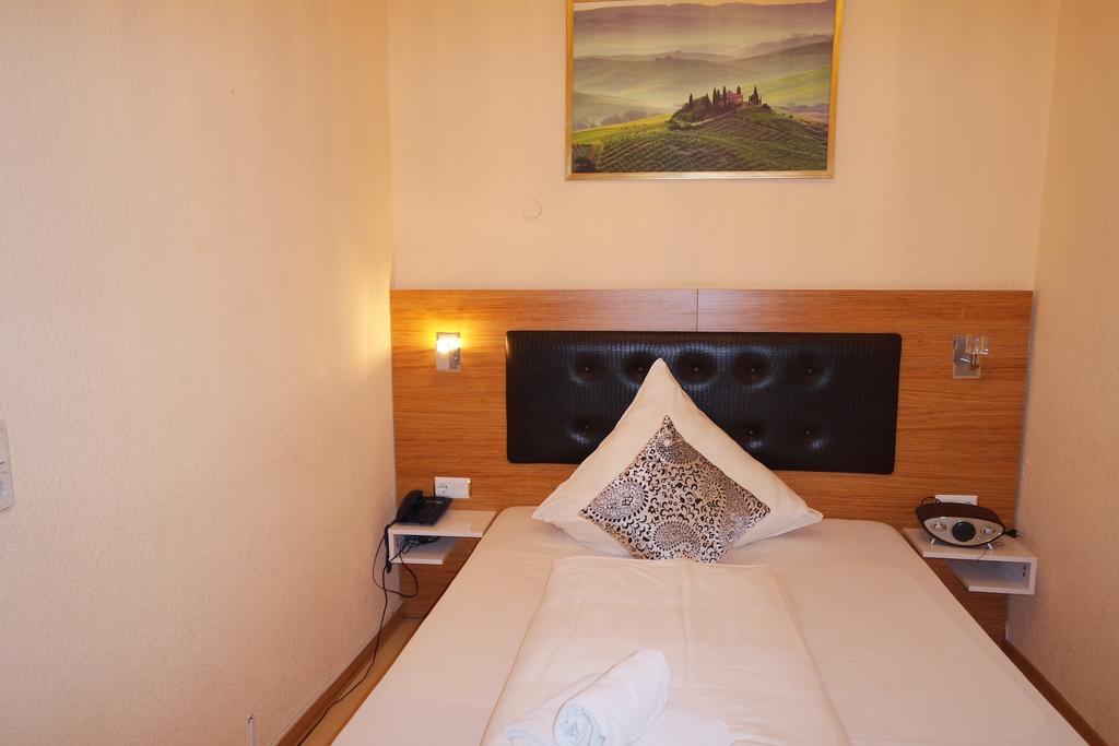 Hotel Drei Kronen Dortmund Bagian luar foto