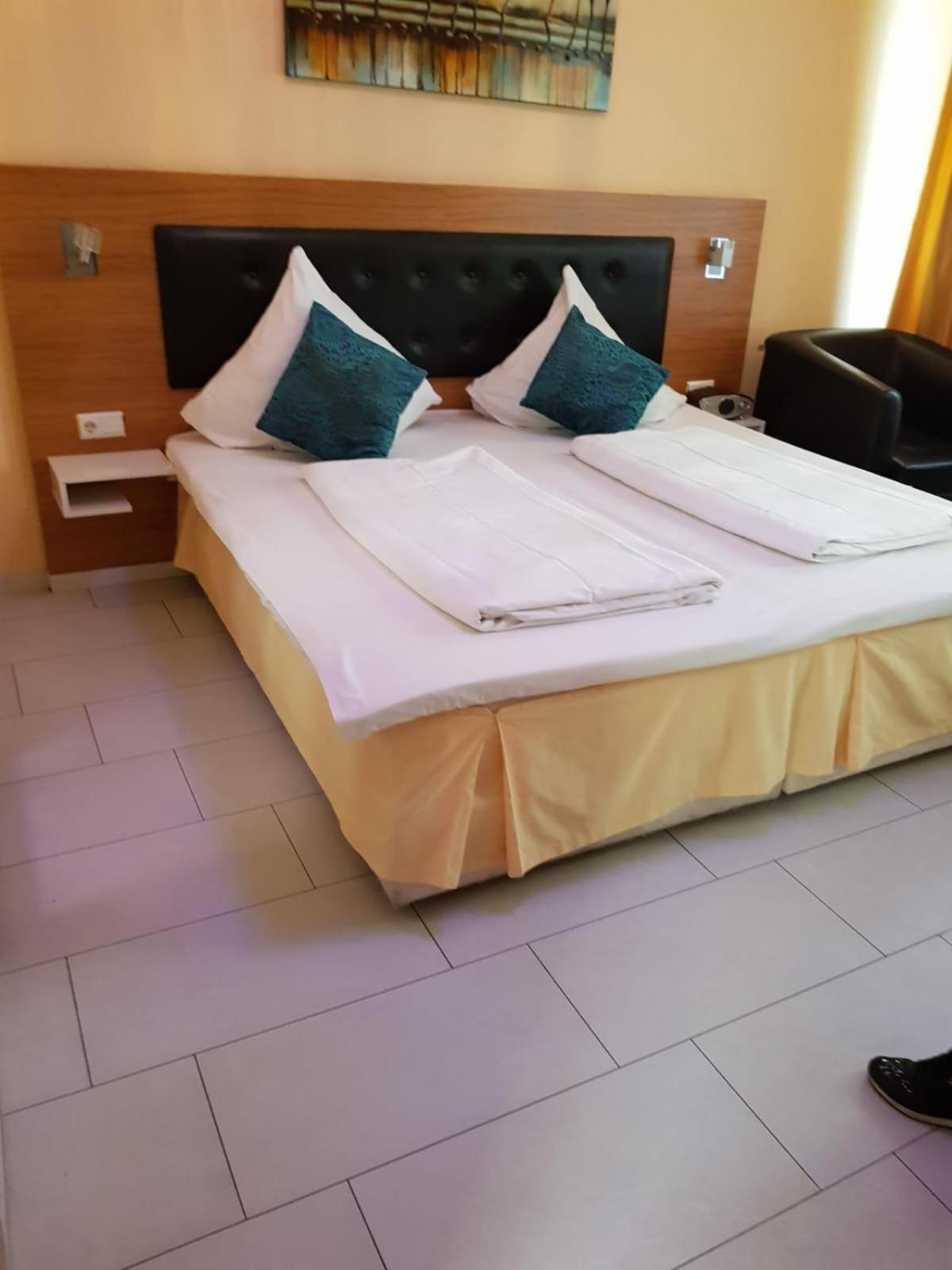 Hotel Drei Kronen Dortmund Bagian luar foto