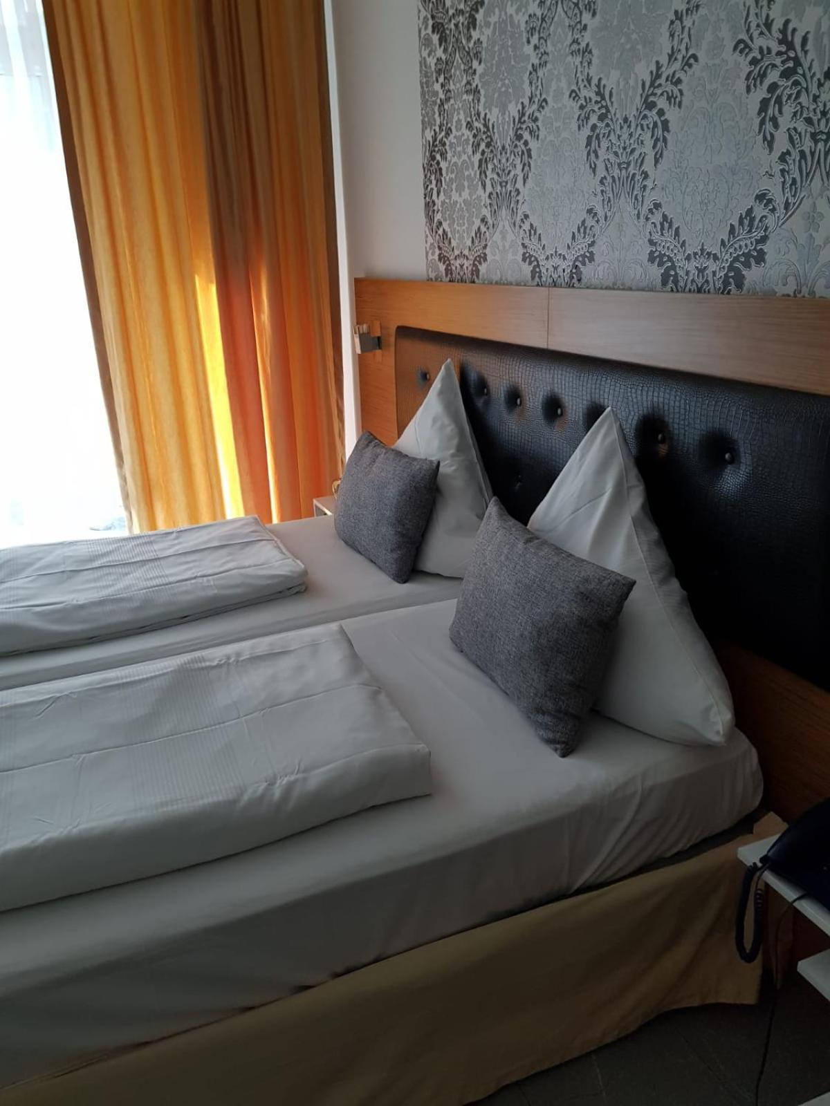 Hotel Drei Kronen Dortmund Bagian luar foto